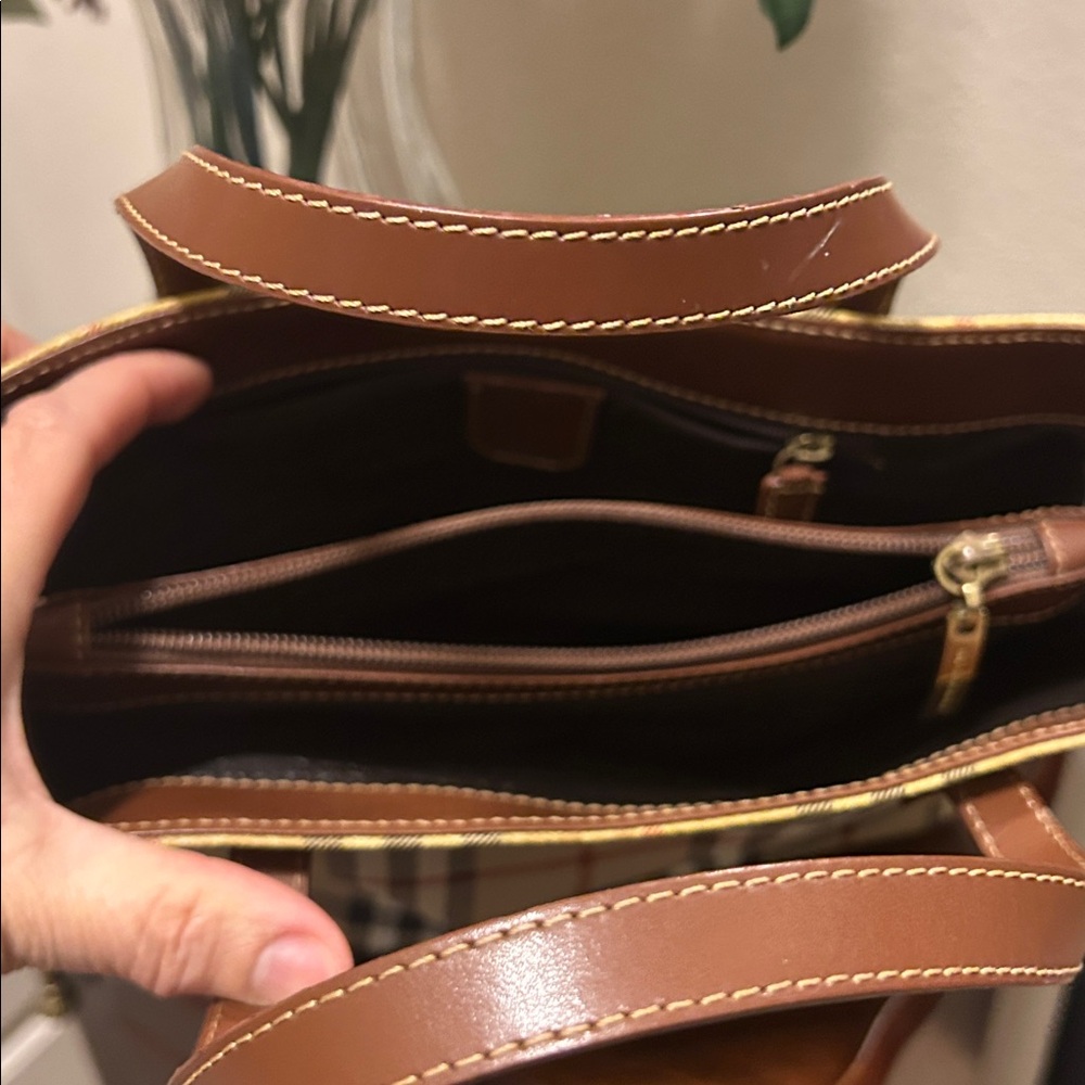 Burberry Plaid Tote Bag with Brown Handles - Picture 6 of 12